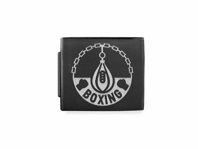 Edelstahl Charm mit schwarz-matter Oberfläche, geschmückt mit einem Boxsack-Symbol und dem Wort Boxing, von Nomination, Charms PVD, ideal für Sportliebhaber.