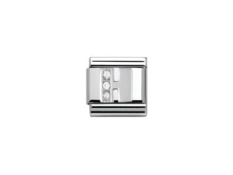 Der Buchstabe H aus der Kollektion Nomination Classic 330301 08 in SilverShine mit Zirkonia. Der Buchstabe ist stilvoll und glänzend, ideal zum Veredeln von Armbändern.