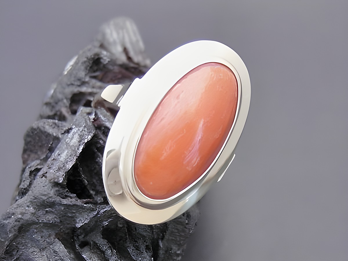 Goldring beeindruckend Gr. 55 mit Koralle in Gold 333, Hersteller Juwelier Harnisch, bis Gr. 56/18. Elegantes Schmuckstück mit ovaler, leuchtender Koralle.