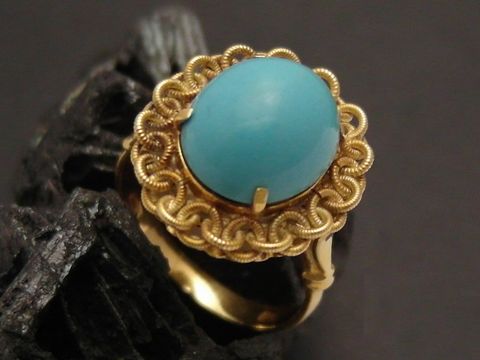 Antiker Goldring aus Gold 750 mit Türkis, Größe 54,5, Hersteller Juwelier Harnisch, geeignet bis Größe 56/18, feine Verzierungen um den Stein.