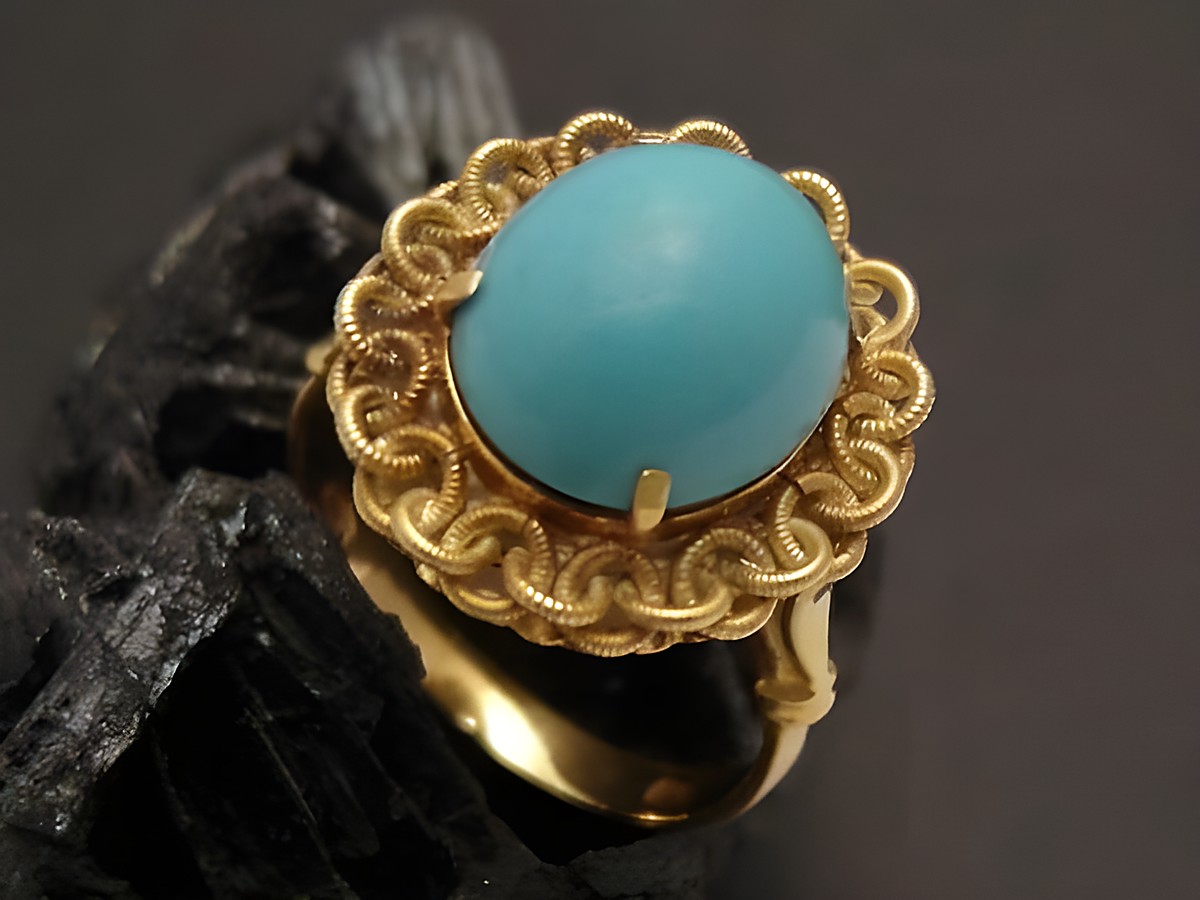 Antiker Goldring aus Gold 750 mit Türkis, Größe 54,5, Hersteller Juwelier Harnisch, geeignet bis Größe 56/18, feine Verzierungen um den Stein.