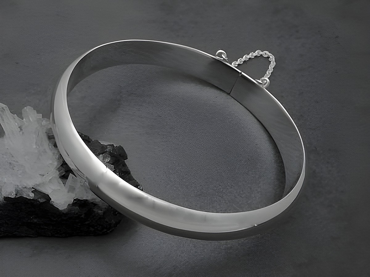Silber Armreifen elegant aus Sterling Silber mit einer Breite von 8,5 mm und einer Länge von 18,8 cm, Hersteller Juwelier Harnisch, perfekt für stilvolle Accessories.