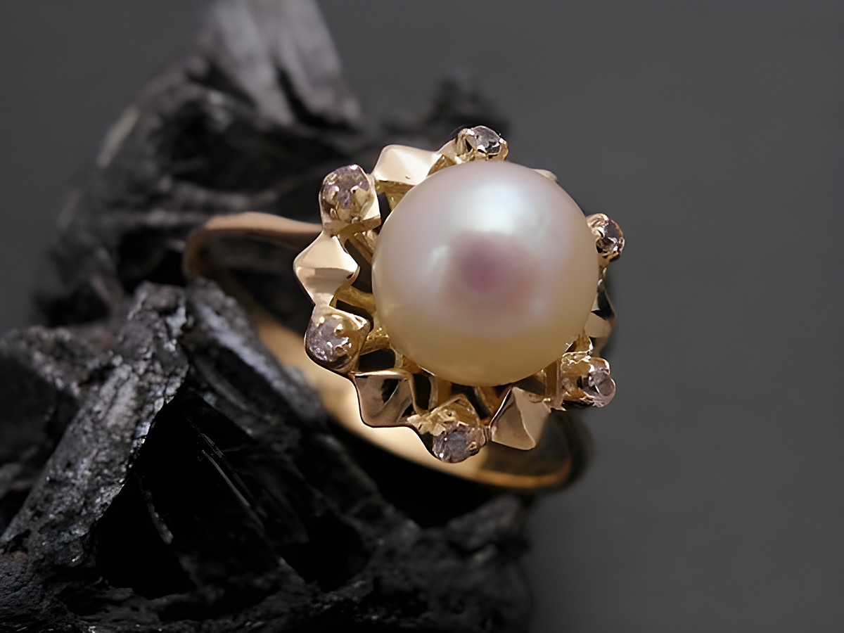 Gold Perlen Ring edel Gr. 56 mit 7,7 mm Zuchtperle und Zirkonia in Gold 585, gestaltet von Juwelier Harnisch bis Gr. 56/18.
