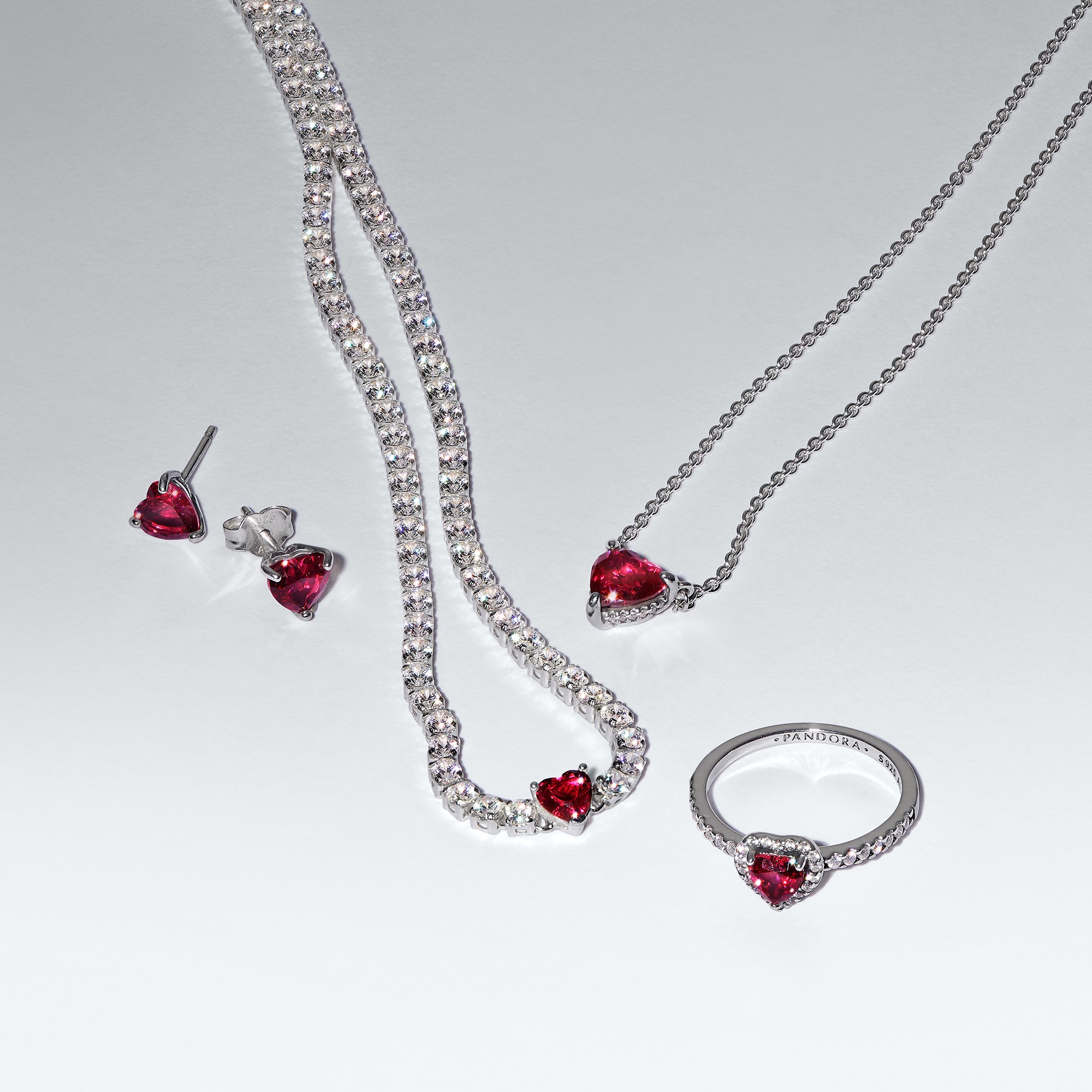 Pandora Rotes Funkelndes Herz Tennisarmband - Sterling Silber - Steinmix Rot – Ansicht 3