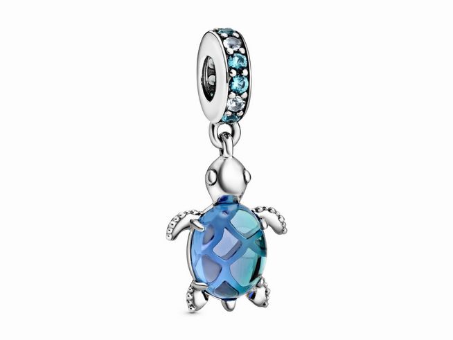 Pandora Silber 798939C01 Muranoglas-Charm Meeresschildkröte, baumelnd mit kristallblauem Akzent, gefertigt aus hochwertigem Silber und Muranoglas, ideal für persönliche Schmuckkollektionen.