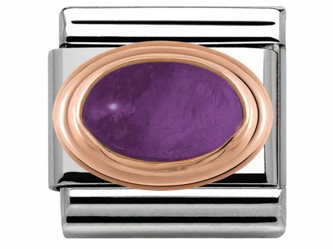 Nomination Classic Roségold Halbedelstein Amethyst mit ovalem, lila Stein in schimmernder Fassung, umgeben von einem rotgoldenen Rahmen, auf einem silbernen Clip.