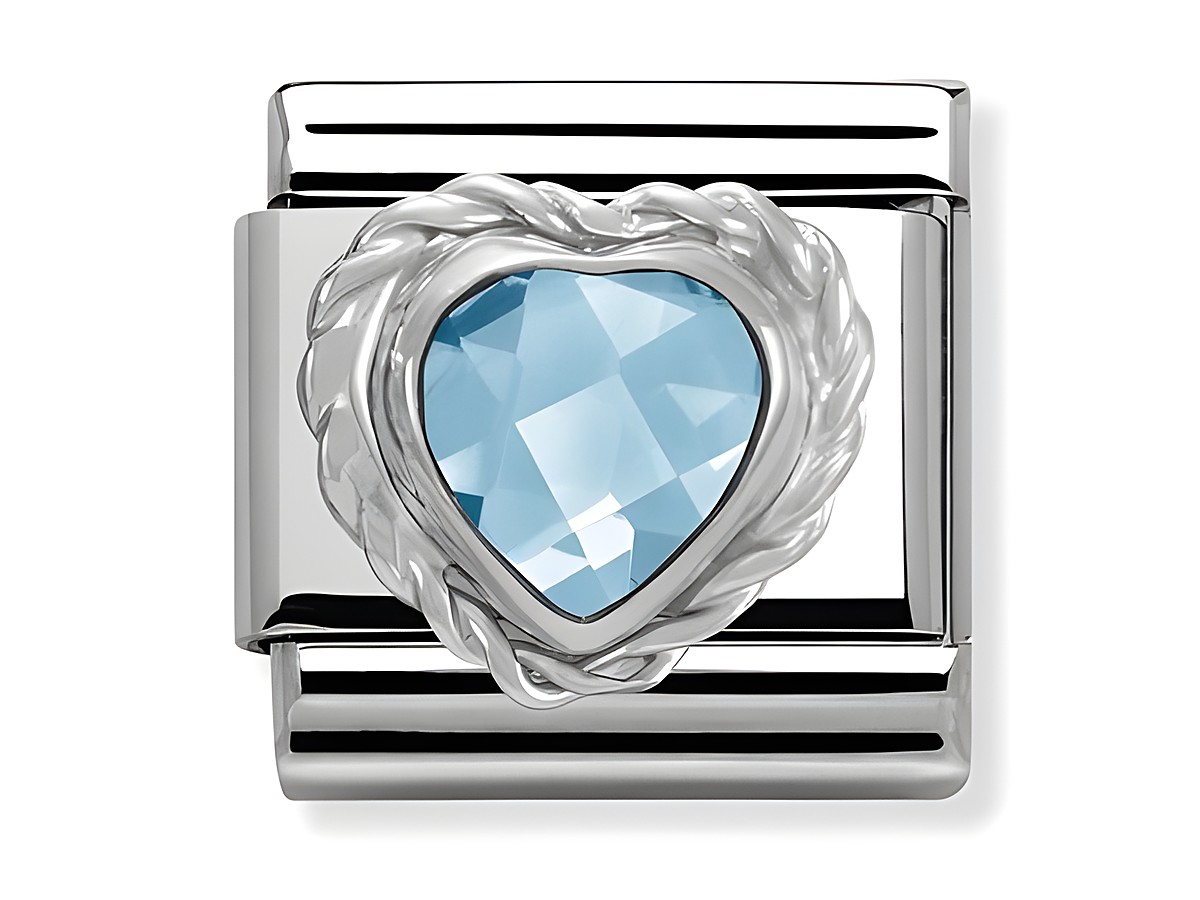Facettiertes Herz aus hellblauem Sterling Silber mit Silvershine Steinen von Nomination Classic, ideal für individuellen Schmuck. Elegantes Design für jedes Outfit.