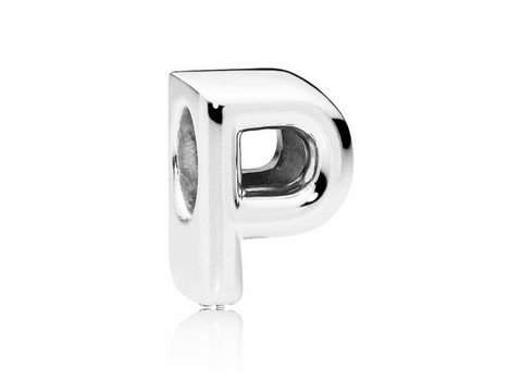 Pandora Charm in Form des Buchstabens P aus 925 Sterling Silber, glänzende Oberfläche, modern und stilvoll, perfekt für Armbänder und individuelle Schmuckgestaltungen.