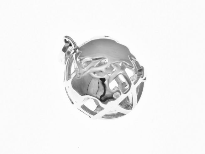 Globus Weltkugel Anhänger aus Sterling Silber von Juwelier Harnisch, detaillierte Darstellung der Kontinente, internationaler Stil, ideal als persönliches Schmuckstück oder Geschenk.