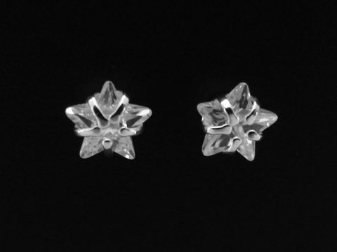 Stern Ohrstecker aus verschlungenem Sterling Silber mit Zirkonia von Juwelier Harnisch, glänzendes Design und funkelnde Steine für einen eleganten Look.