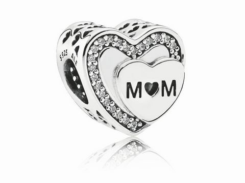 Sterling Silber Charm von Pandora in Herzform mit Zirkonia, auf dem steht MOM, für besondere Anlässe und als Geschenk für Mütter, Hersteller Pandora, Silber Stein.