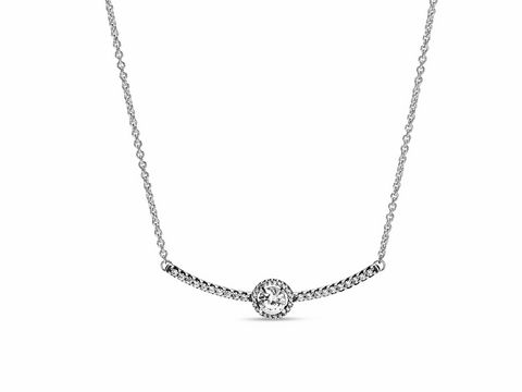 398490000-0 Sterling Silber Collier von Pandora mit Zirkonia, Länge 45 cm, mit einem eleganten Anhänger in Form eines funkelnden Zirkonia, zeitloses Schmuckstück für jeden Anlass.