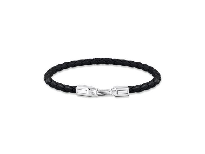 Ein geflochtenes Lederarmband in Schwarz mit einem silbernen Verschluss von Thomas Sabo, Modell A2147-682-11-L19, Länge 19 cm, ideal für einen eleganten Look.