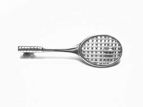 Echte Silber Brosche in Form eines Tennisschlägers, sportliches Design, Hersteller Juwelier Harnisch, ideal für Tennisliebhaber und als modisches Accessoire.