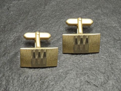 Manschettenknöpfe vergoldet - klassisch 70er selten, Hersteller: Juwelier Harnisch, goldfarben mit strukturiertem Design und schwenkbarem Verschluss, ideal für elegante Anlässe.