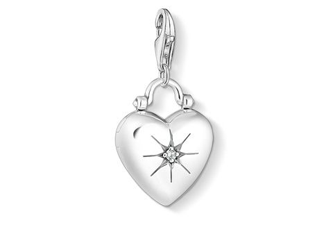 Charm-Anhänger in Herzform aus Silber, verziert mit einem funkelnden Stein und einem Vintage Ethno Design, Hersteller Thomas Sabo, Modell 1746-643-14.