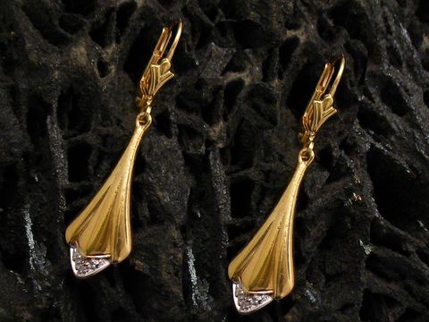 Ohrringe aus Gold 585 in bicolor mit einem Diamant von 0,01 ct W/P, Hersteller Juwelier Harnisch, elegante Ohrhänger mit Stein in ansprechendem Design.