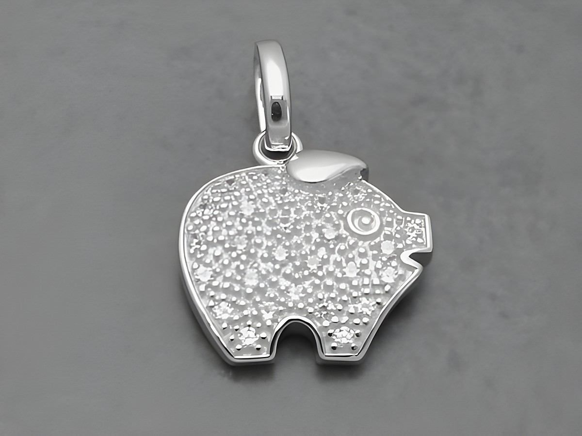 Glücksschwein Anhänger aus Sterling Silber mit Zirkonia, im Design eines Schweins, detailreich und glänzend, ideal für Tierliebhaber und als charmantes Schmuckstück.