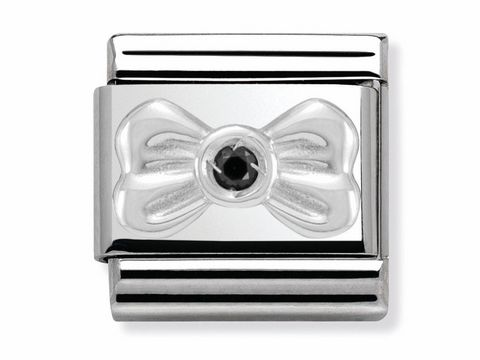 Sterling Silber Charm von Nomination mit einem schwarzen Strassstein in Form einer Schleife, glänzende Oberfläche und elegant gestaltetes Design, geeignet für personalisierte Armbänder.