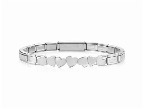 Silbernes Armband von Nomination mit Herzmotiven und einer Länge von 18 cm, Modell Trendsetter 021126 004, sorgt für einen eleganten und modischen Akzent.