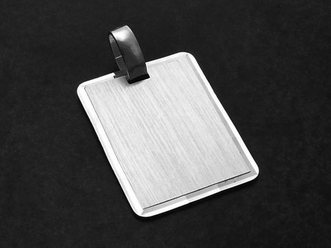 Gravurplatte Anhänger aus Sterling Silber mit Randschliff vom Hersteller Juwelier Harnisch, schlichtes Design in rechteckiger Form, mattierte Oberfläche.