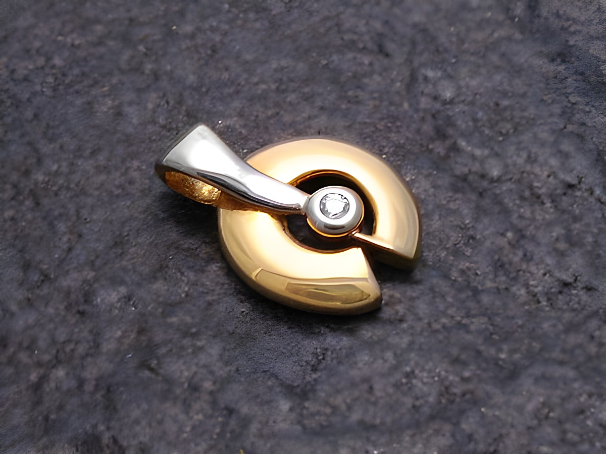 Gold Anhänger stilvoll bicolor Gold 585 mit Zirkonia, Hersteller Juwelier Harnisch, elegantes Design perfekt für besondere Anlässe, zeitlos und edel.