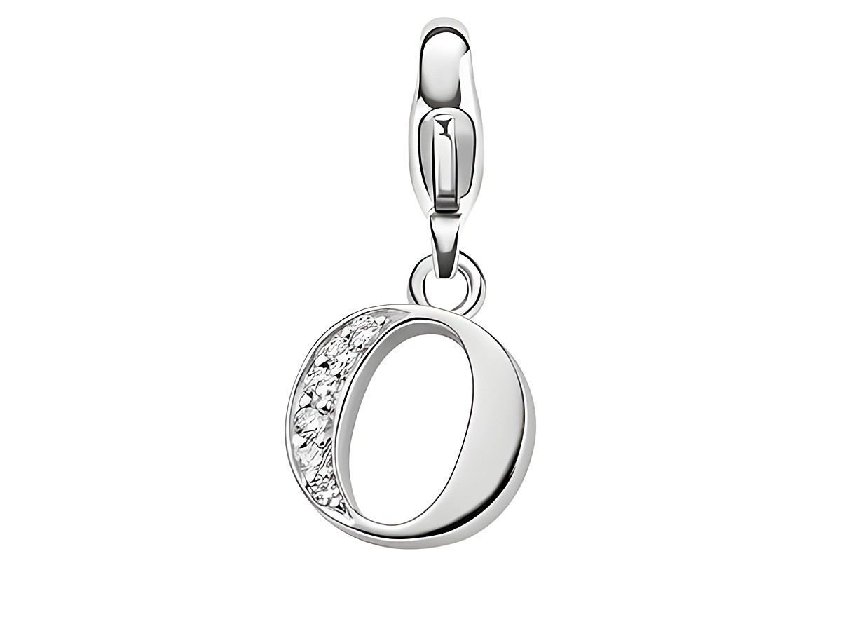 Ti Sento Silber Charm in Form des Buchstabens O mit funkelnden Zirkonia, eleganter und moderner Look, ideal für individuelle Schmuckgestaltungen und als besonderes Geschenk.