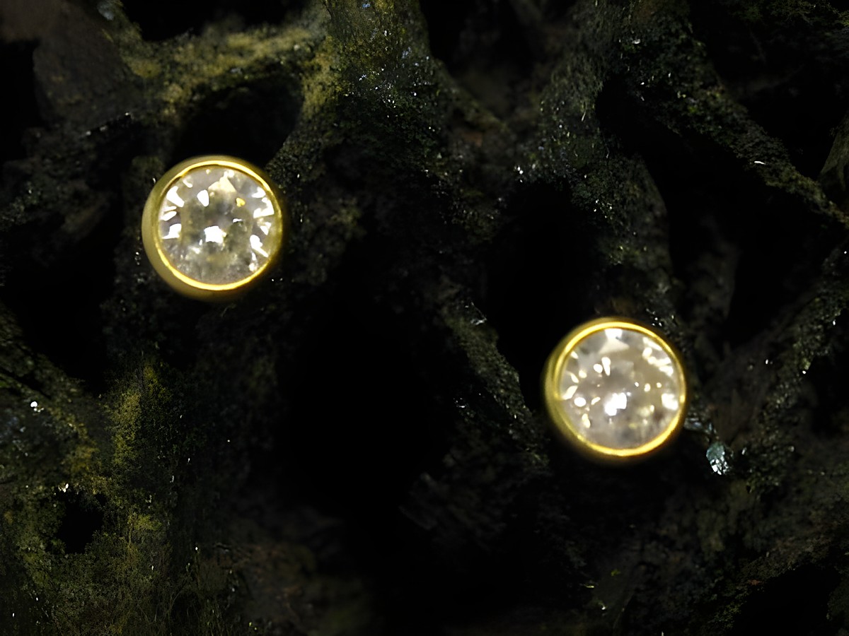 Ohrringe ELEGANT - 585 Gold - weiblich - Zirkonia, Hersteller Juwelier Harnisch, funkelnde Zirkonia-Steine in goldfarbener Fassung, ideal für festliche Anlässe und edle Outfits.