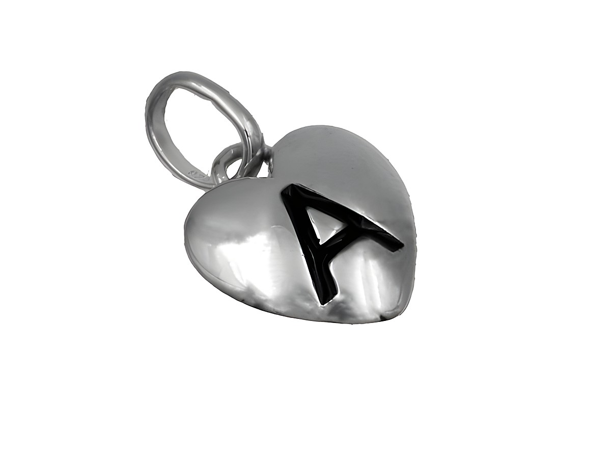 Anhänger Herz Buchstabe A aus 925 Sterling Silber, poliert und rhodiniert, geeignet für Kinder, hergestellt von Juwelier Harnisch.