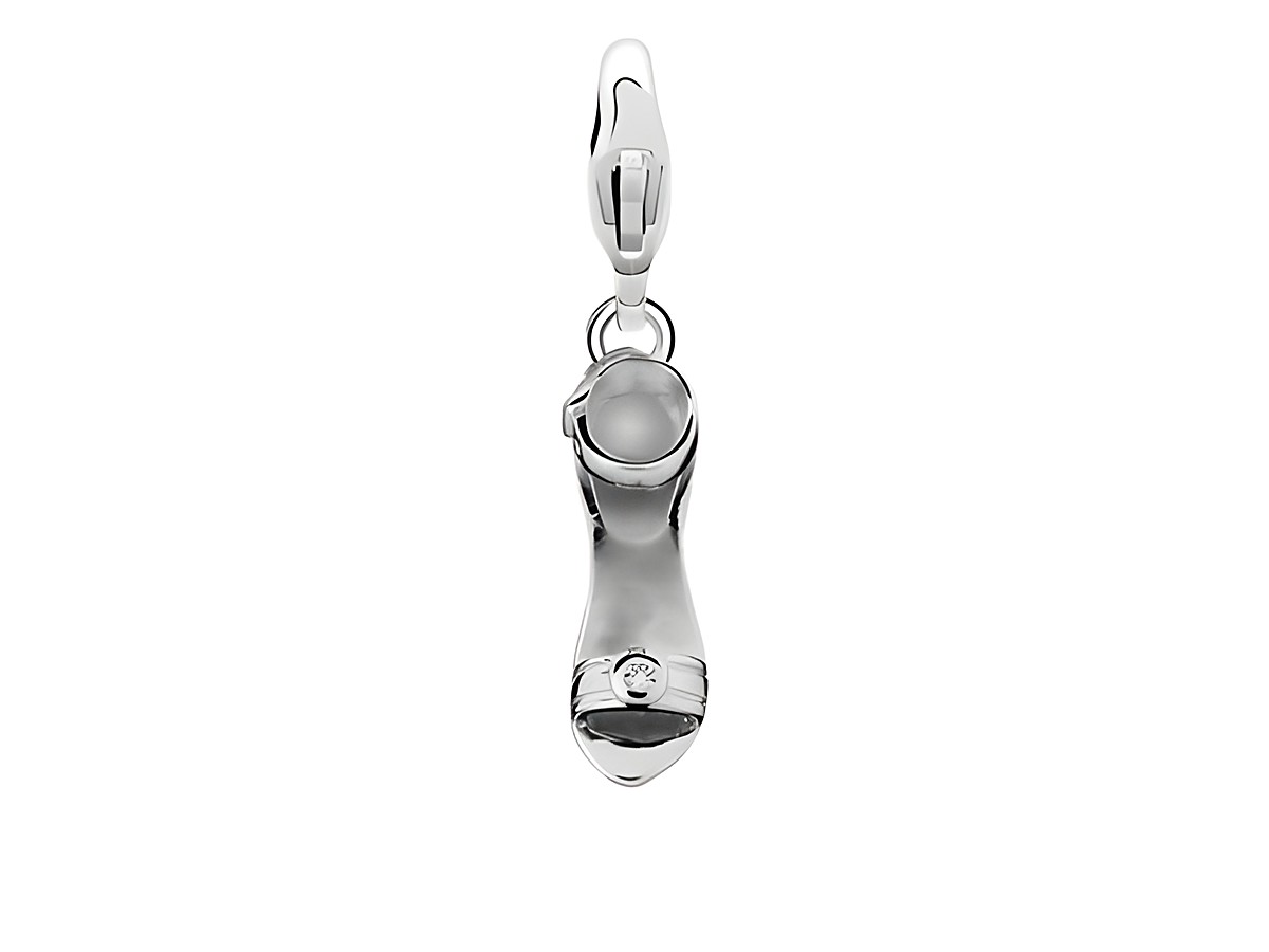 Silberner Charme in Form eines sexy Stilettos von Ti Sento, kunstvoll gestaltet mit einem funkelnden Detail, ideal für Schmuckliebhaber und als stilvolles Accessoire.