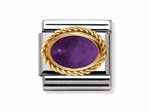 Classic Kordel Amethyst mit Goldrand von Nomination, ovaler Amethyst, umrahmt von einer goldenen Kordel, auf einem silberfarbenen Hintergrund, elegant und stilvoll gestaltet.