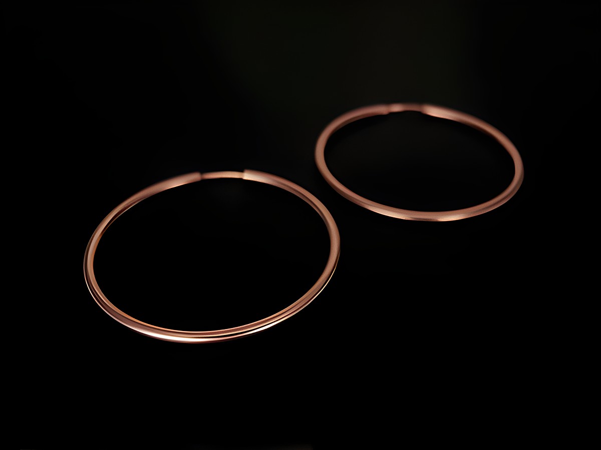 Roségold Creolen 4 cm aus Sterling Silber, roségold vergoldet, mit einer Breite von 2 mm, elegant und schlicht, ideal für jeden Anlass, Hersteller Juwelier Harnisch.