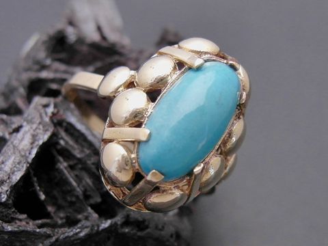 Goldring luxuriös Gr. 54,5 mit Türkis und Gold 585 vom Juwelier Harnisch, geeignet bis Gr. 56/18. Ein eleganter Schmuckstück mit strahlendem Farbspiel.