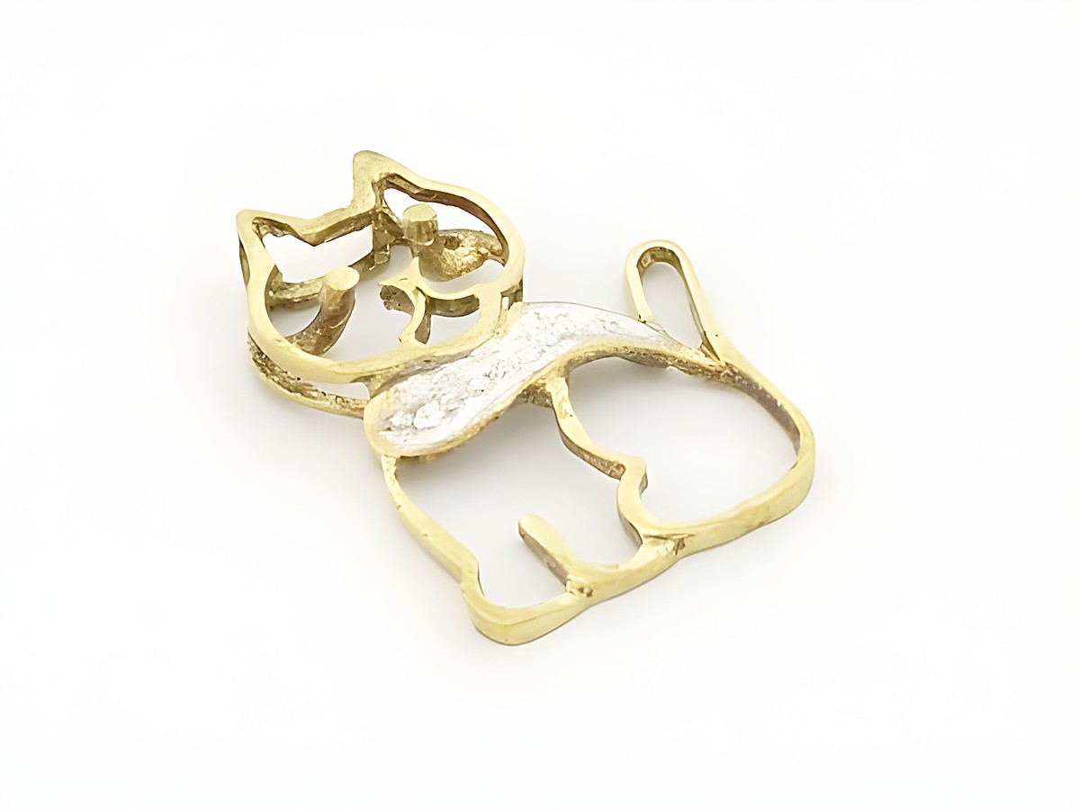 Anhänger Katze 333 Gold schnuckelig, Hersteller Juwelier Harnisch, Tiere. Feiner goldener Katzenanhänger mit filigranen Details, ideal für Tierliebhaber.