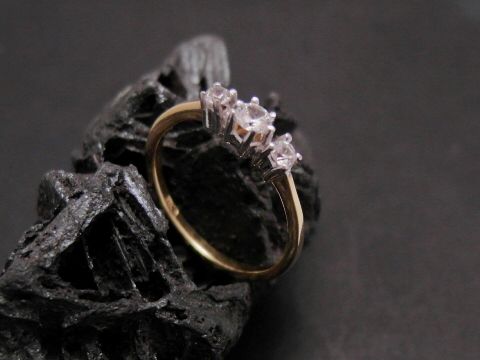 Gold Ring - edel - Gold 333 - Zirkonia - Gr. 56, Hersteller: Juwelier Harnisch, elegante Verarbeitung mit funkelnden Zirkonia, ideal bis Größe 56/18.