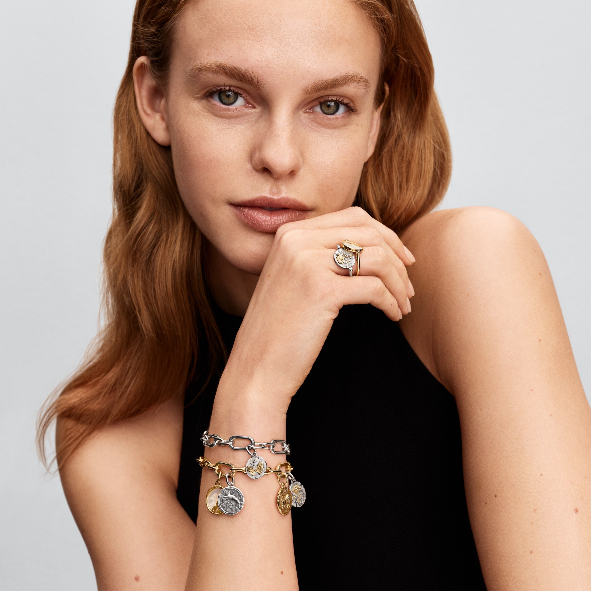 Pandora ME - Schmetterling Medaillon-Charm - Sterling Silber & Gelbgold Vergoldung - Zirkonia - 13 mm – Ansicht 4