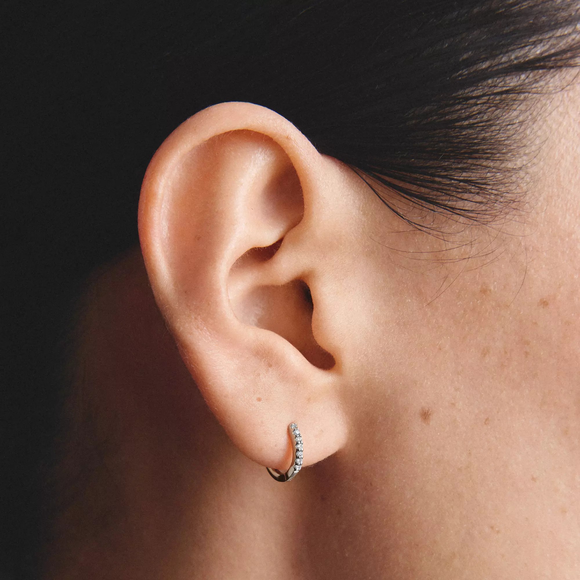 Thomas Sabo Creolen mit weißem Zirkonia – Silber – 10,5 mm hoch – Ansicht 4