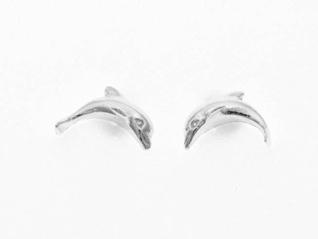 Ohrringe Delfin aus Silber 925 für Kinder, hergestellt von Juwelier Harnisch, sind niedliche, tierische Ohrringe in Form von Delfinen, ideal für kleine Tierliebhaber.