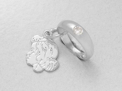 Taufring mit Gesicht eines Mädchens aus Sterling Silber, verziert mit Zirkonia, inklusive individueller Gravur, hergestellt von Juwelier Harnisch, gravierter Silberring.