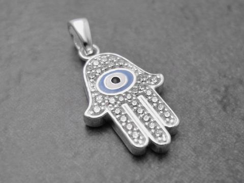 Hanging Hand der Fatima aus Sterling Silber mit Lack und Zirkonia, schützend und religiös, Hersteller Juwelier Harnisch.