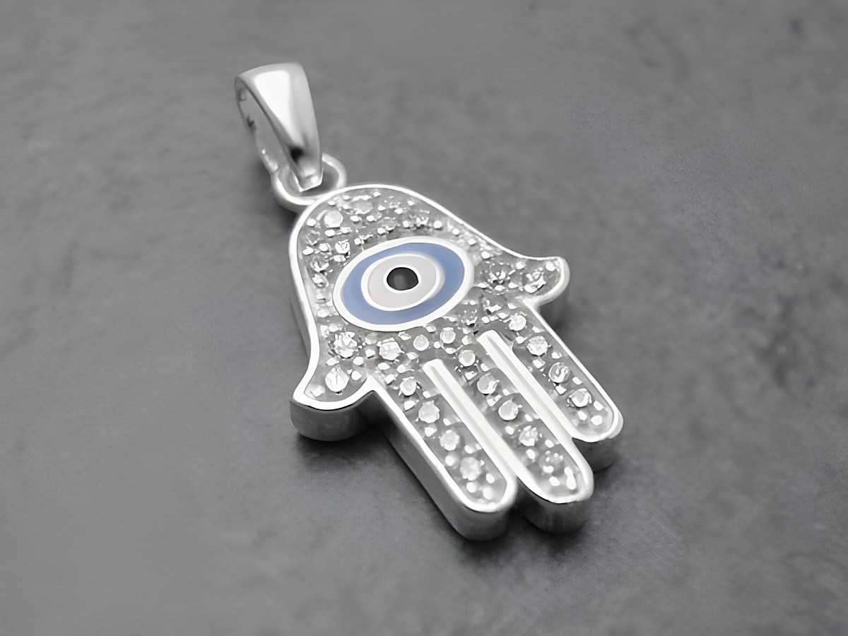 Hanging Hand der Fatima aus Sterling Silber mit Lack und Zirkonia, schützend und religiös, Hersteller Juwelier Harnisch.