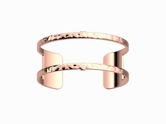 Armreif von Les Georgettes in Roségold mit gehämmerten Details, 25 mm Breite, elegantes Design für stilvolle Auftritte, ideal für jeden Anlass.