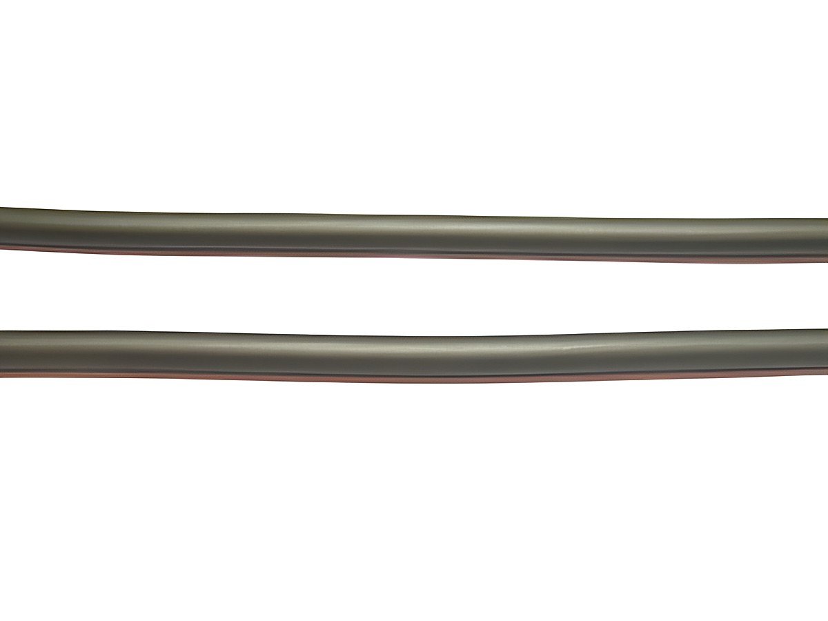 Titanium Kautschuk 70 cm mit Silber Bajonettverschluss 3 mm vom Hersteller Juwelier Harnisch, zeigt eine elegante und flexible Schlauchkonstruktion in dezentem Schwarz.