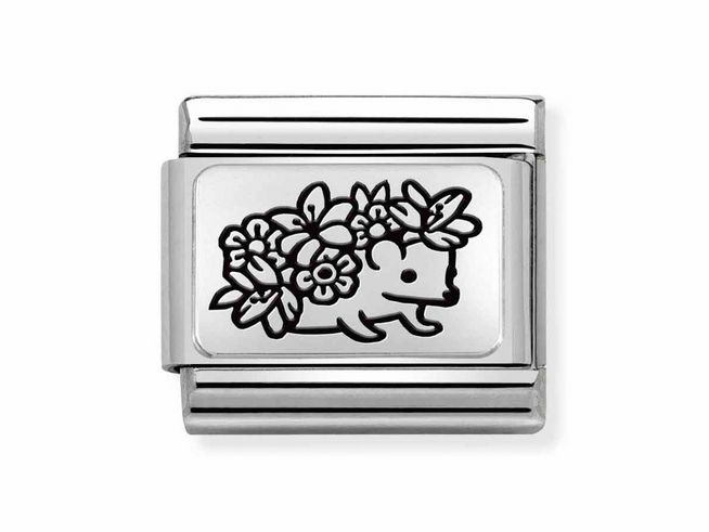 433011129-0 Edelstahl Charm von Nomination Classic Silber 330111 29 zeigt einen Igel mit Blumenmotiven, gefertigt aus hochwertigem Sterling Silber und ideal für Schmuckliebhaber.