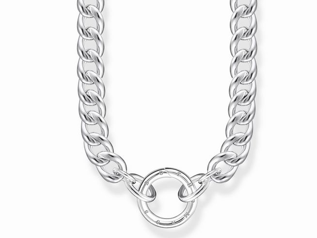 Eine Thomas Sabo Kette in Sterling Silber mit einer Länge von 45 cm, ohne Anhänger, zeigt ein modernes, glänzendes Design mit großen Gliedern und einem rundenverschluss.