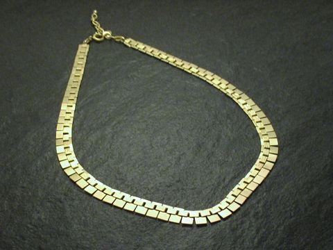 Schönes Collier - Echt Doublé - hochwertig vergoldet, Hersteller: Juwelier Harnisch, Colliers, präsentiert ein elegantes Design mit quadratischen, glänzenden Elementen.