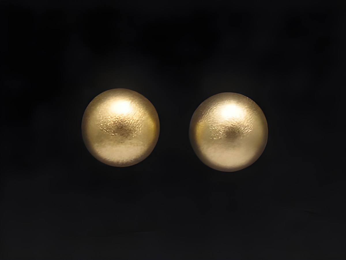 Schöner Gold 333 Kugel Ohrring Stecker mattiert 5 mm von Juwelier Harnisch, stilvolle Kugel Ohrringe mit zeitloser Eleganz, perfekt für jeden Anlass.