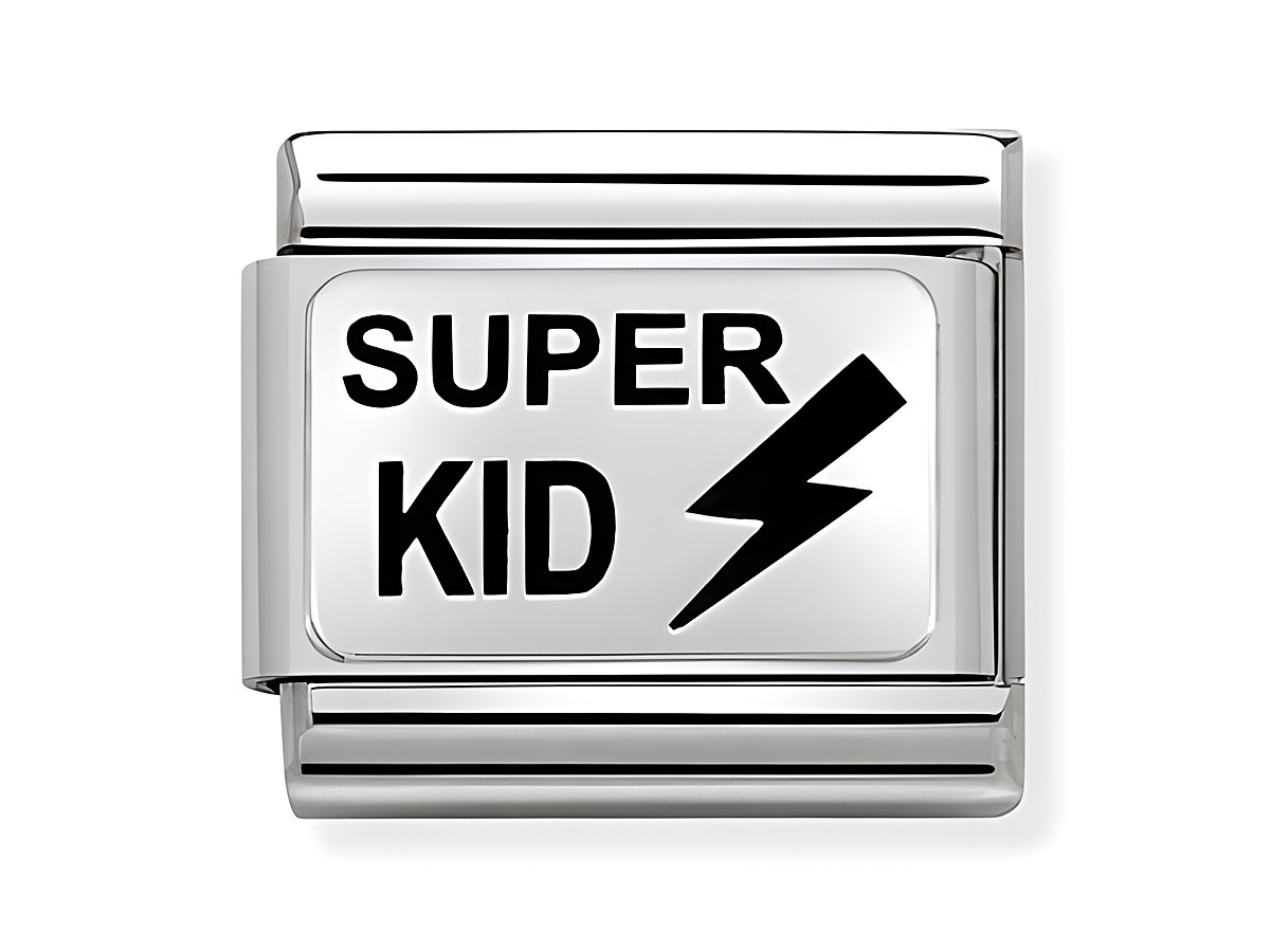 Ein silbernes Armbandglied von Nomination mit dem Schriftzug SUPER KID und einem Blitzsymbol in schwarzer Emaille. Perfekt als cooler Akzent für Kinderarmbänder.