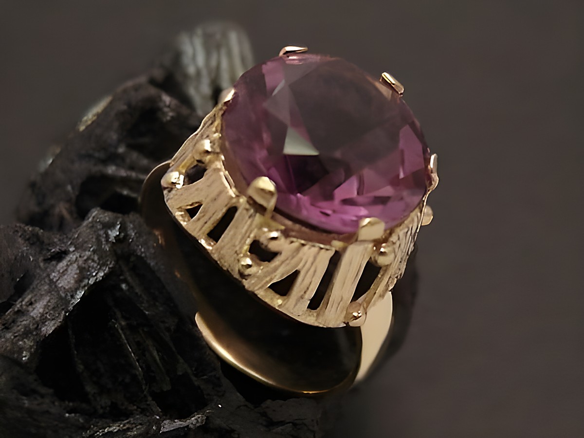 Goldring beeindruckend Gold 333 mit Amethyst Größe 55, Hersteller Juwelier Harnisch bis Größe 56/18, filigrane Fassung und funkelnder Stein für eleganten Schmuckliebhaber.