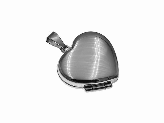 Silber Medaillon in Herzform, poliert und rhodiniert, Hersteller Juwelier Harnisch, glänzender Oberflächenfinish, ideal als Schmuckstück oder Geschenk.